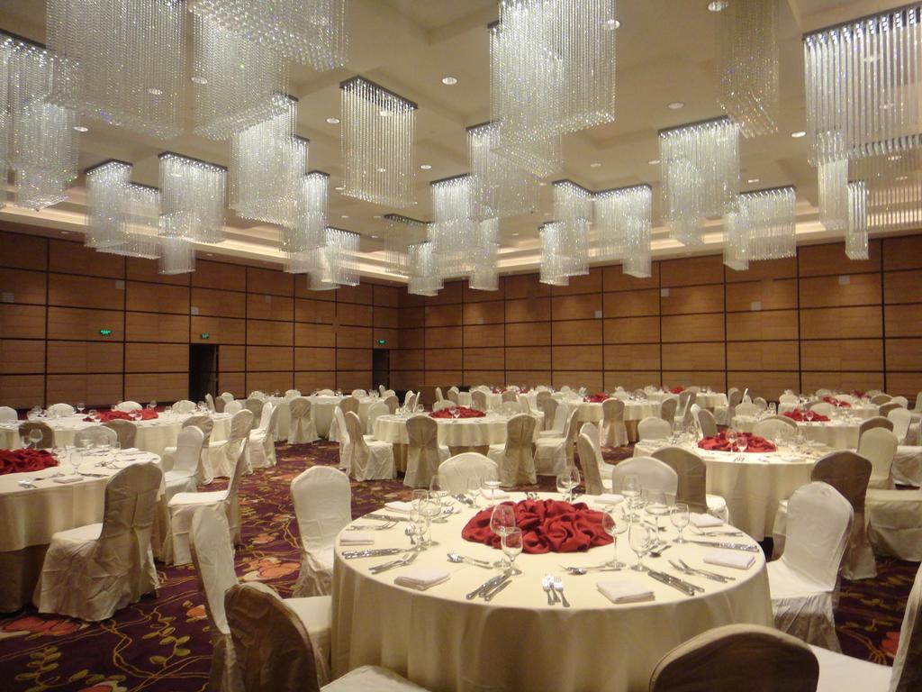 Hotel Ramada Plaza Lianyungang Extérieur photo