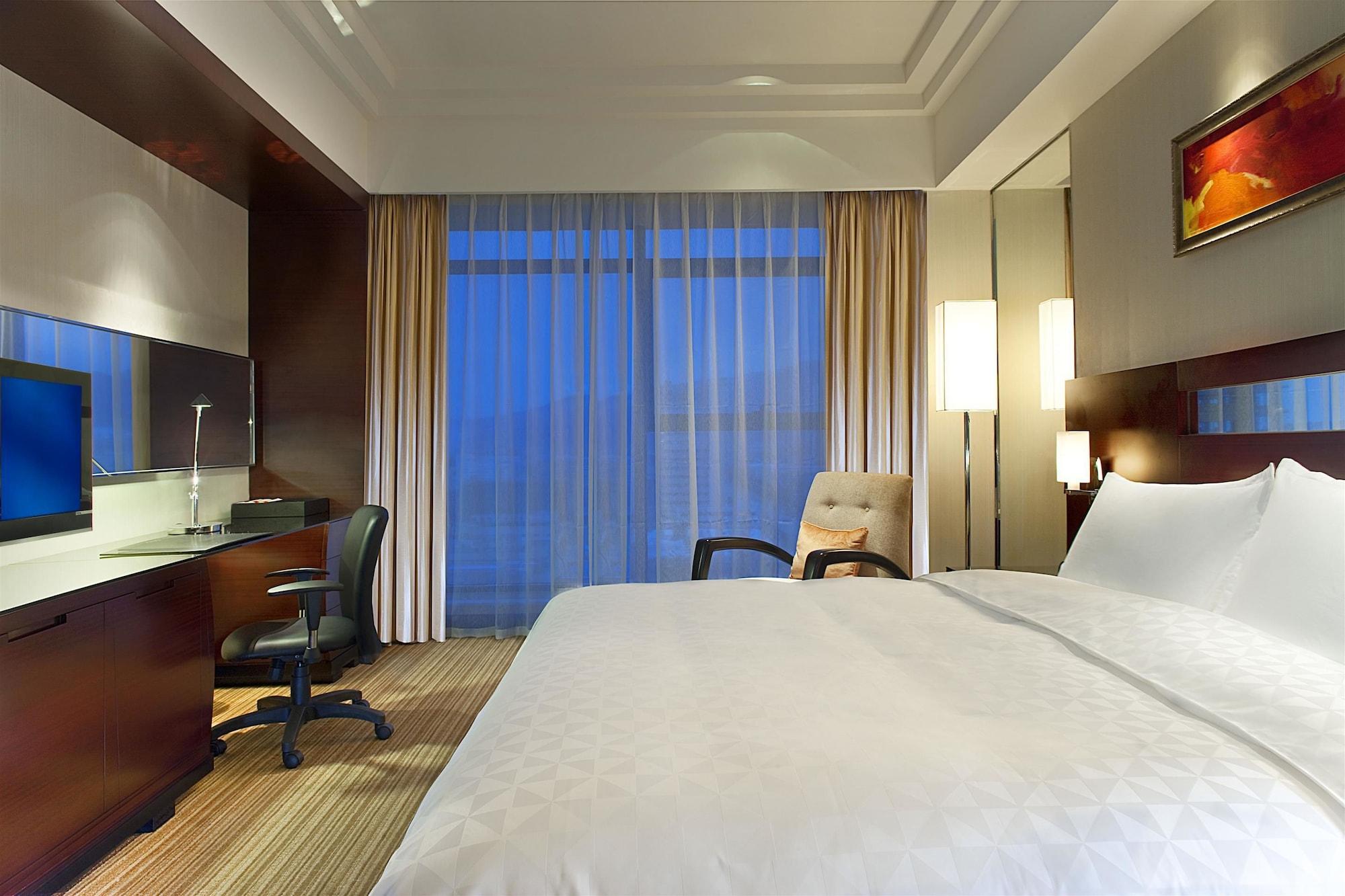 Hotel Ramada Plaza Lianyungang Extérieur photo