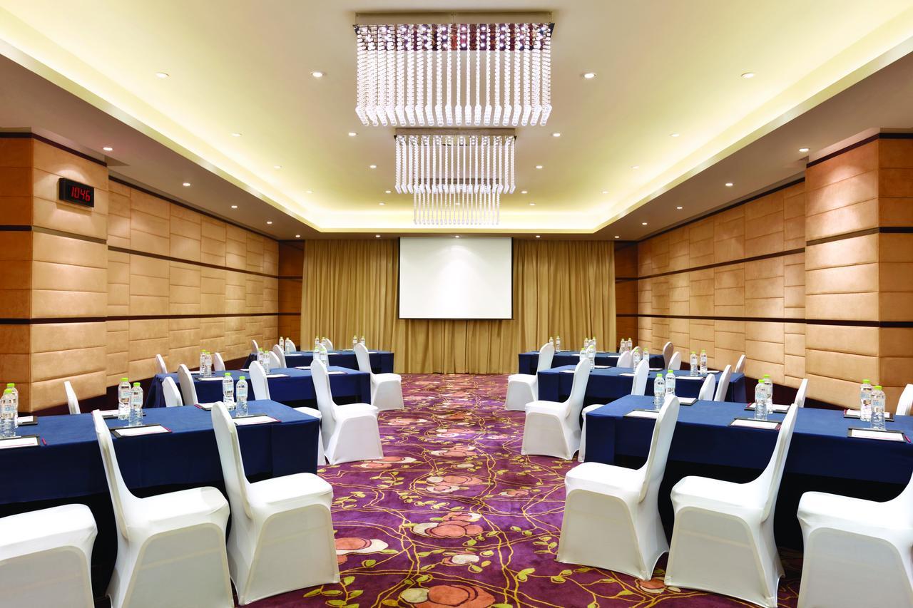 Hotel Ramada Plaza Lianyungang Extérieur photo