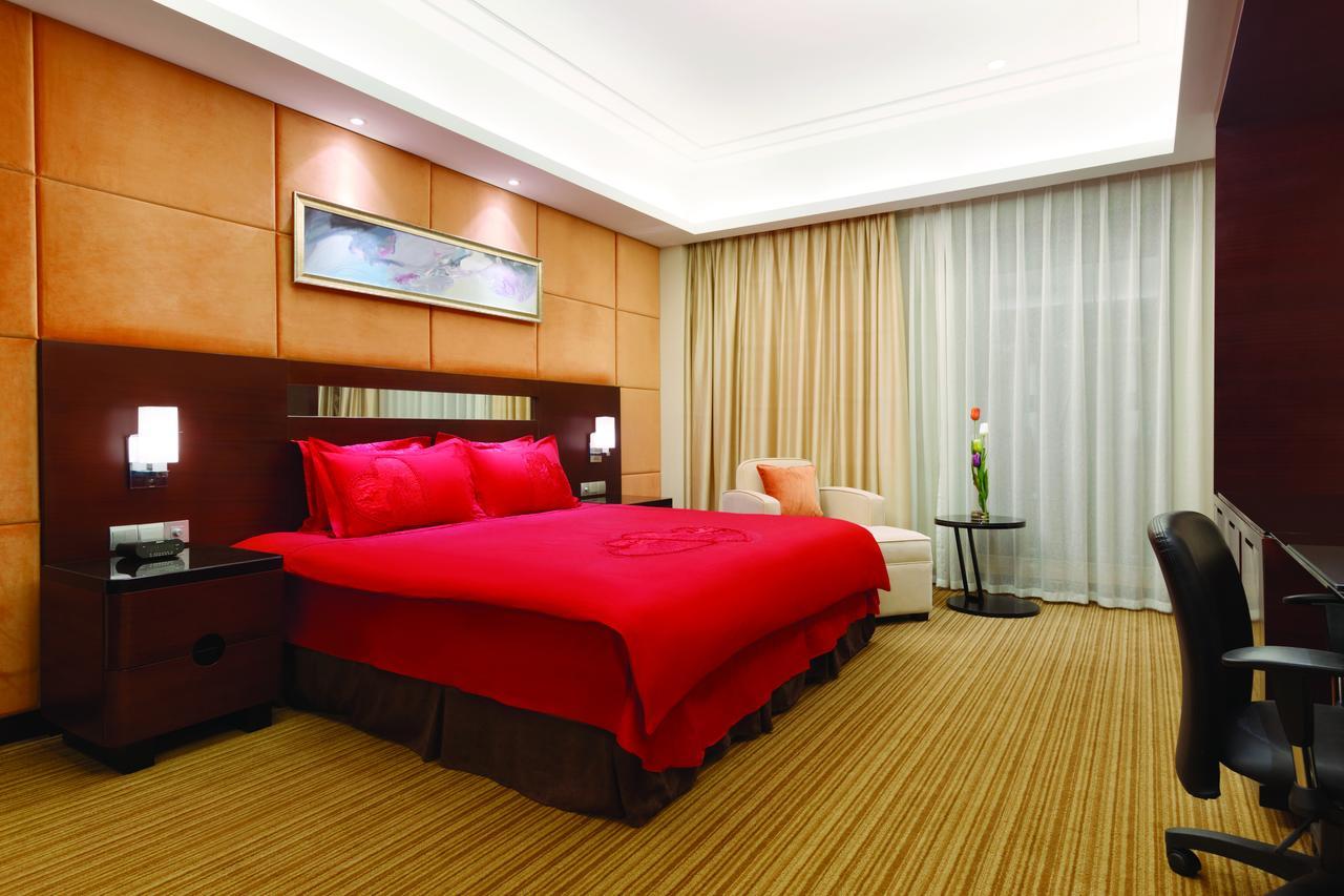 Hotel Ramada Plaza Lianyungang Extérieur photo